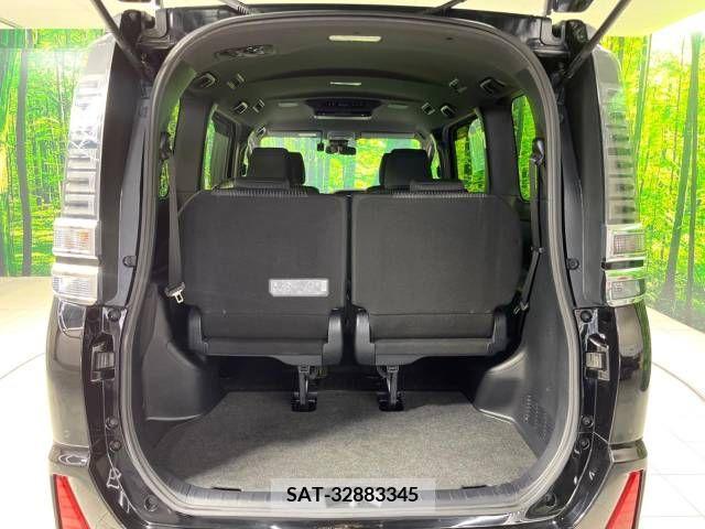 Toyota VOXY 2019-02 321599-11