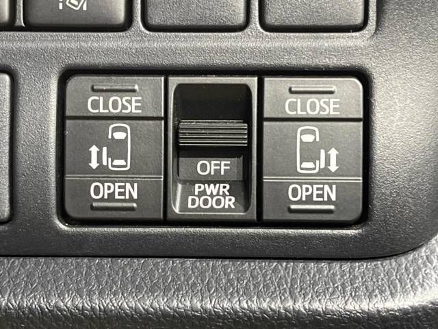 Toyota VOXY 2018-07 188380-4