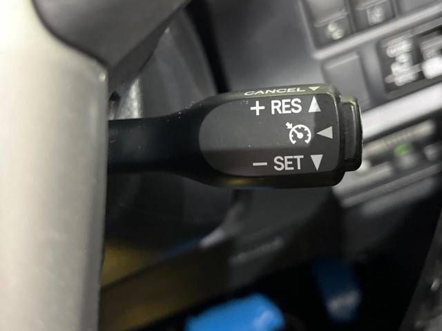 Toyota VOXY 2018-07 188380-7