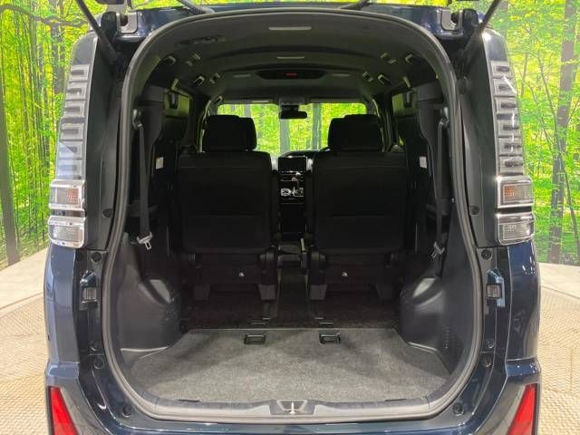 Toyota VOXY 2018-07 188380-15