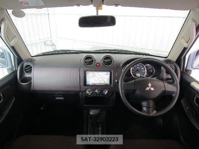 Mitsubishi PAJERO MINI 2010-02 217909-1