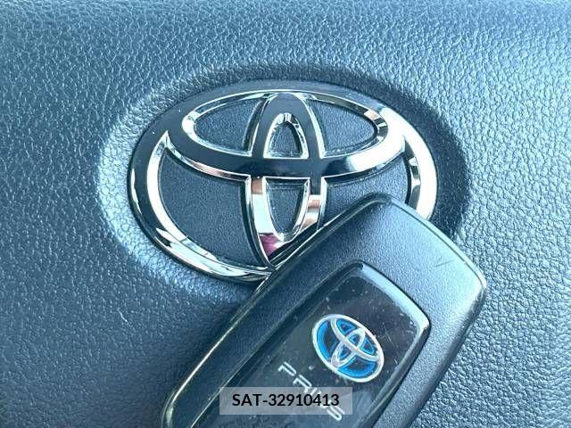 Toyota PRIUS 2017-01 282294-7