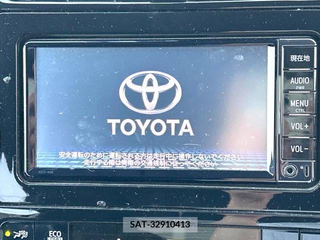 Toyota PRIUS 2017-01 282294-2