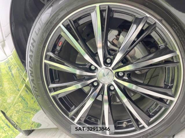 Toyota VELLFIRE 2017-09 332443-13