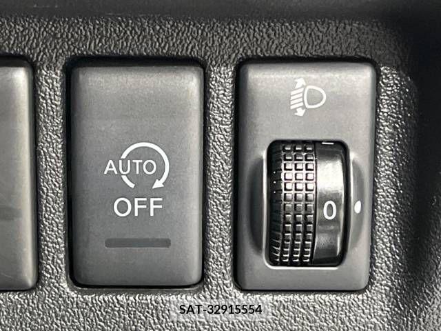 Nissan LATIO 2013-07 342001-6