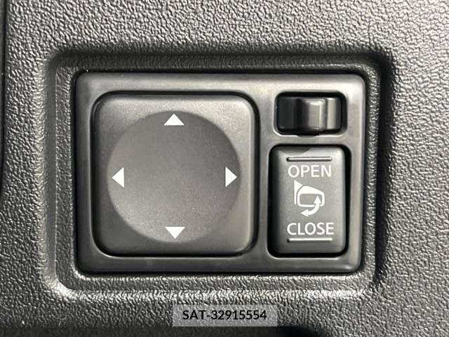 Nissan LATIO 2013-07 342001-5
