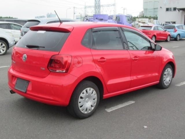 VolksWagen POLO 2010-10 188748-12