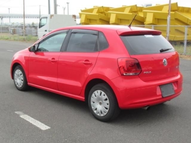 VolksWagen POLO 2010-10 188748-11