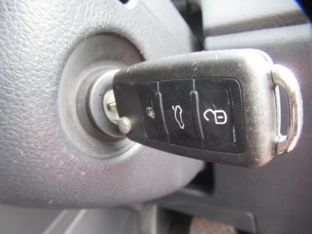 VolksWagen POLO 2010-10 188748-21