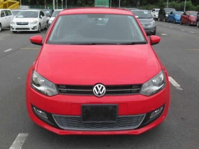 VolksWagen POLO 2010-10 188748-9