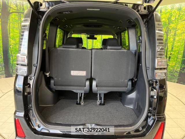 Toyota VOXY 2018-04 394969-10