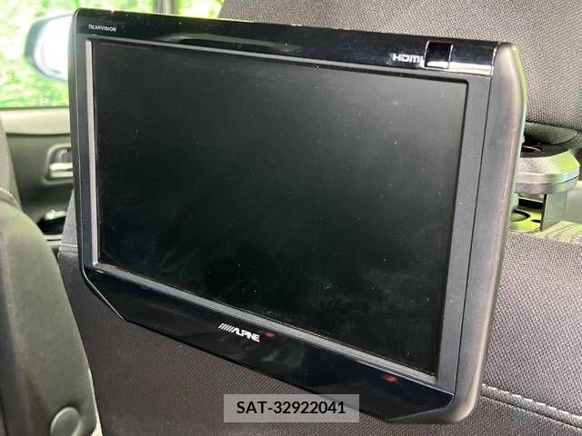 Toyota VOXY 2018-04 394969-2