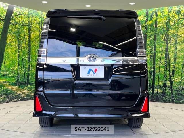 Toyota VOXY 2018-04 394969-15