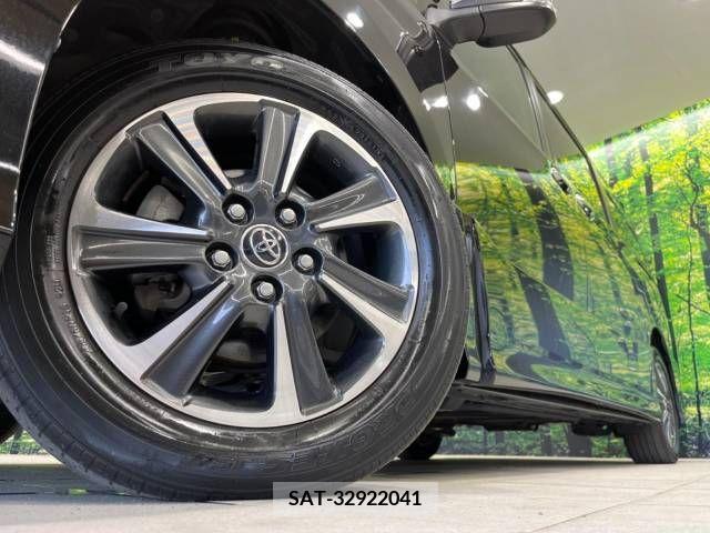 Toyota VOXY 2018-04 394969-12