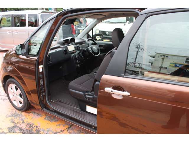 Toyota PORTE 2017-12 7165-12