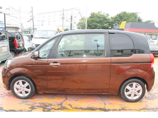 Toyota PORTE 2017-12 7165-14