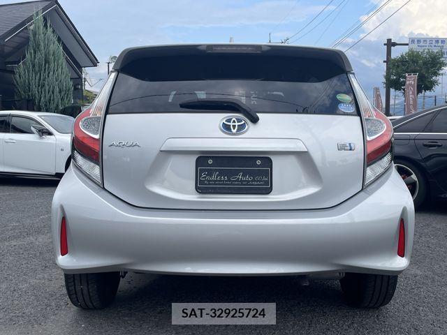 Toyota AQUA 2017-10 356286-7