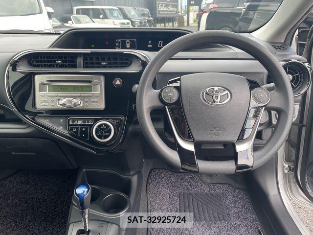 Toyota AQUA 2017-10 356286-8