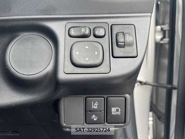 Toyota AQUA 2017-10 356286-16
