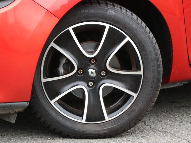 Renault LUTECIA 2015-02 183109-15