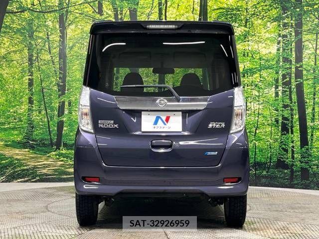 Nissan DAYZ 2014-03 390399-15