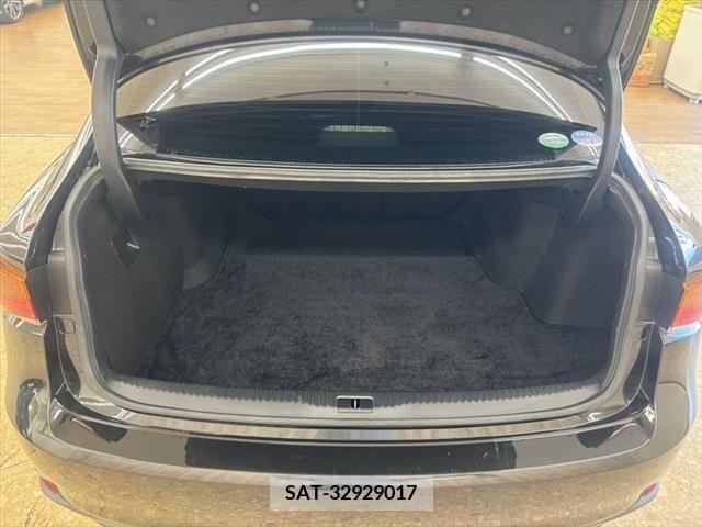 Lexus IS 2017-03 297911-21