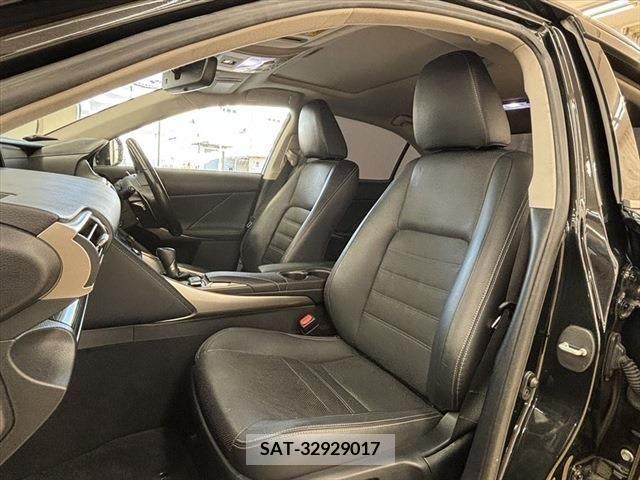 Lexus IS 2017-03 297911-19