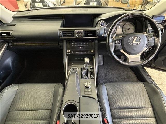 Lexus IS 2017-03 297911-16