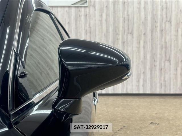 Lexus IS 2017-03 297911-10