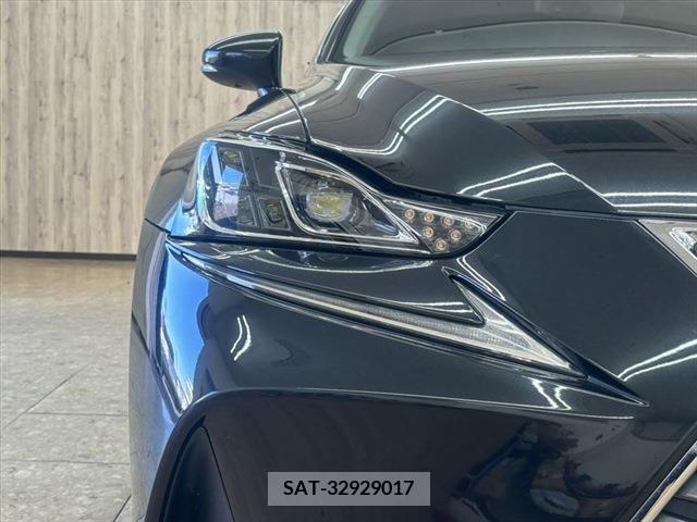 Lexus IS 2017-03 297911-9