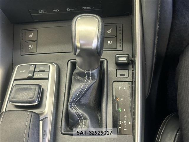 Lexus IS 2017-03 297911-23