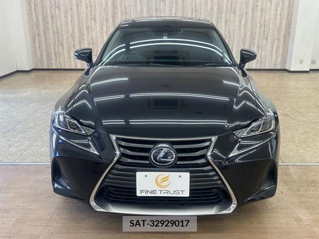 Lexus IS 2017-03 297911-1