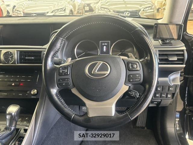 Lexus IS 2017-03 297911-22