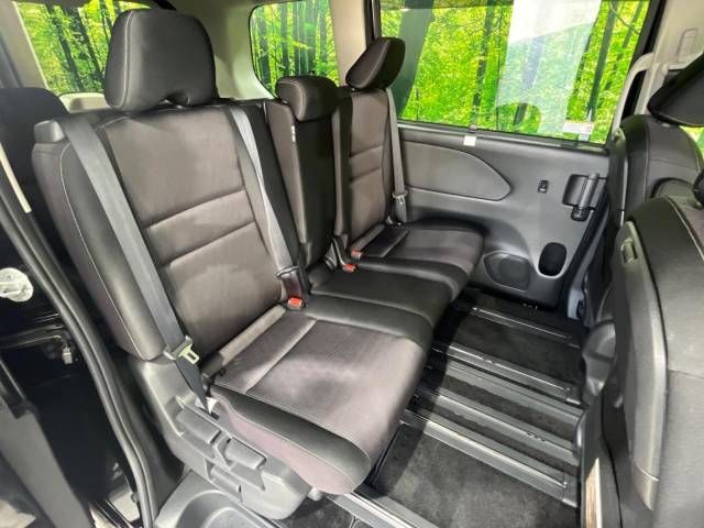 Nissan SERENA 2018-06 13577-8
