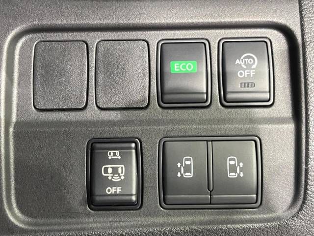 Nissan SERENA 2018-06 13577-4