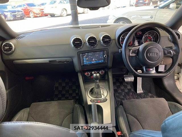 Audi TT 2013-06 261391-1