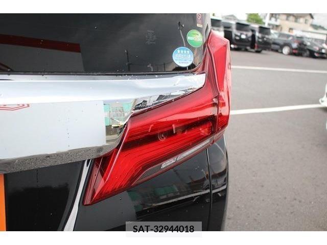 Toyota ALPHARD 2018-04 282257-13