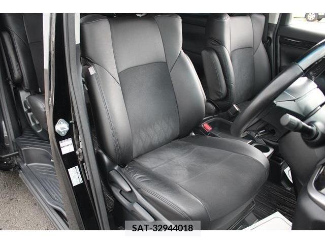 Toyota ALPHARD 2018-04 282257-14