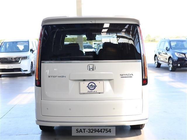 Honda e 2023-10 372029-4