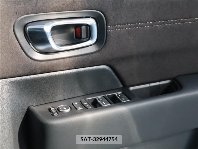 Honda e 2023-10 372029-22