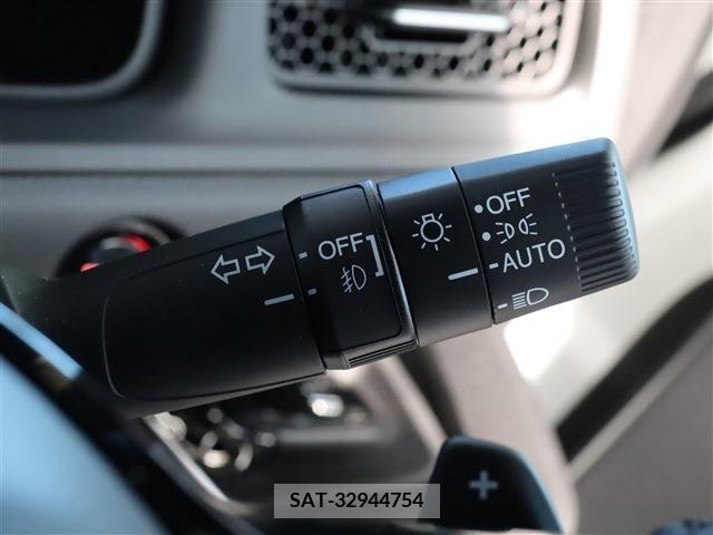Honda e 2023-10 372029-21