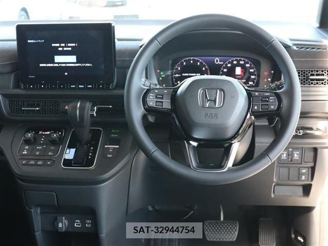 Honda e 2023-10 372029-10
