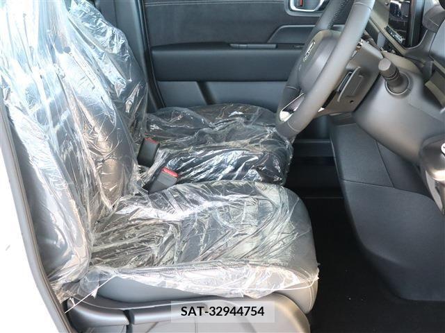Honda e 2023-10 372029-23