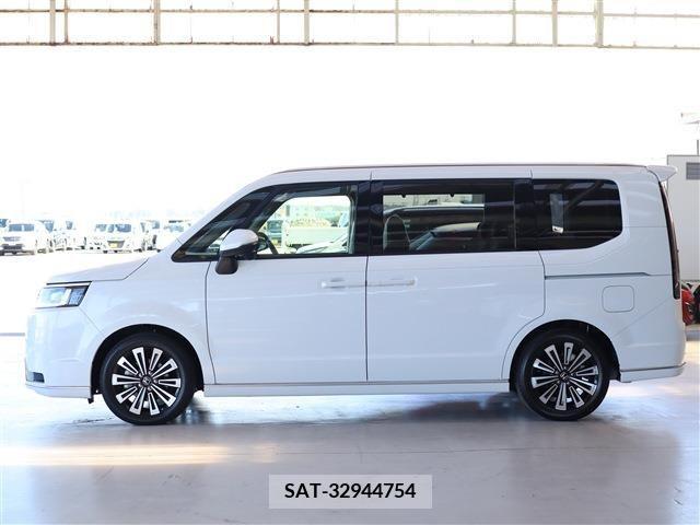 Honda e 2023-10 372029-6