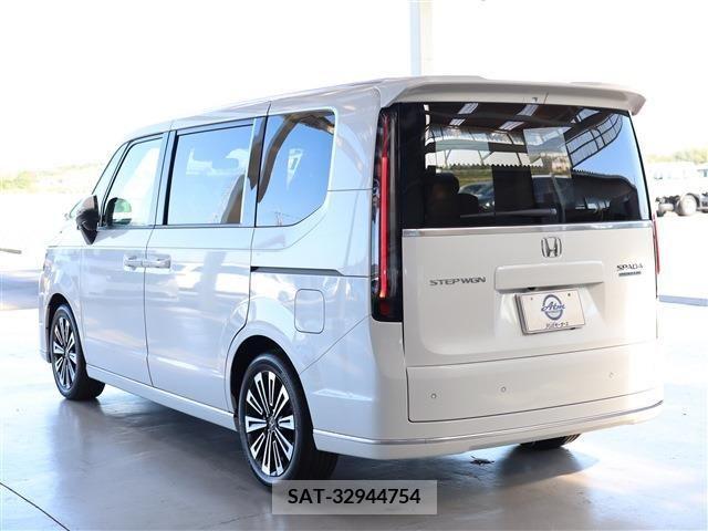 Honda e 2023-10 372029-5