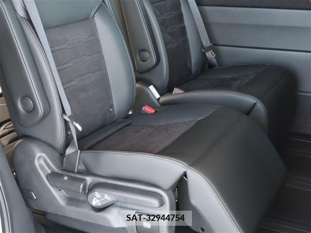 Honda e 2023-10 372029-27