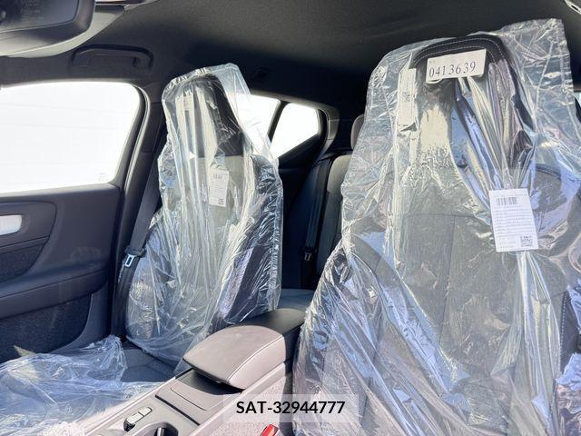 Volvo XC40 2024-04 370261-13