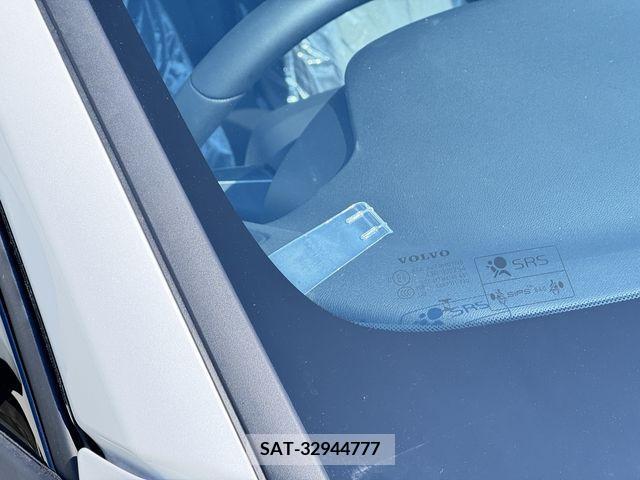 Volvo XC40 2024-04 370261-4