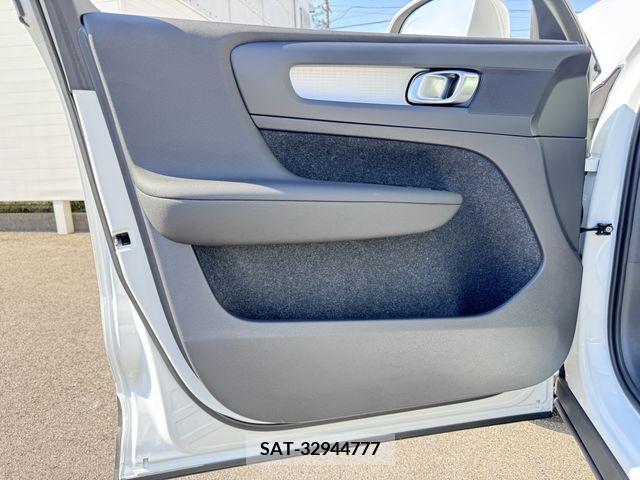 Volvo XC40 2024-04 370261-15
