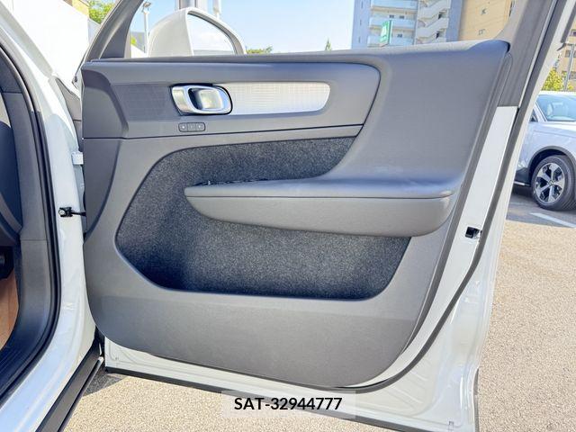 Volvo XC40 2024-04 370261-26